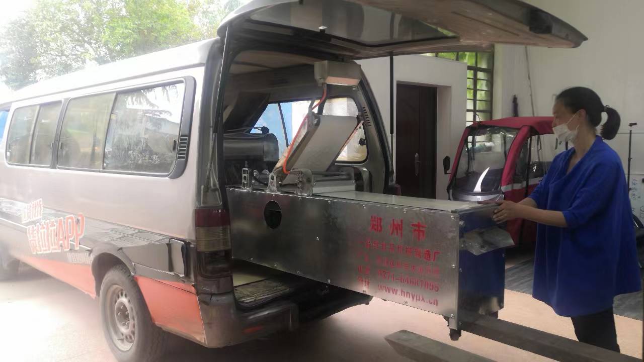 飯店燴面機裝車發貨